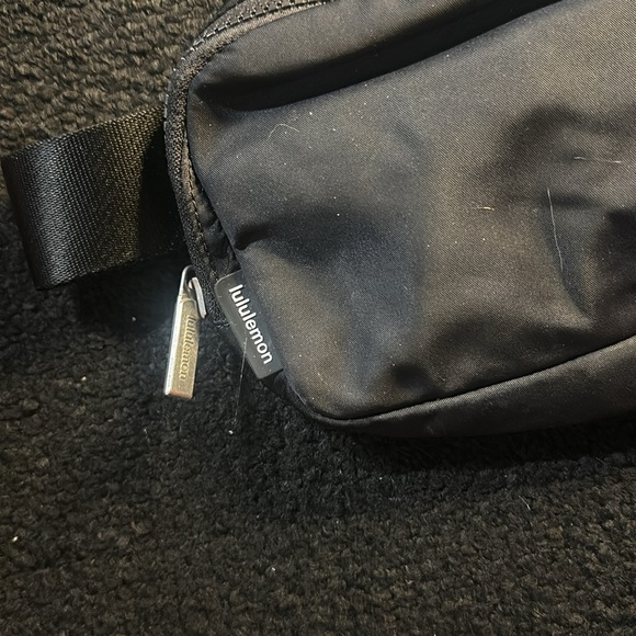 Lululemon Black Adjustable Fanny Pack - Picture 2 of 6